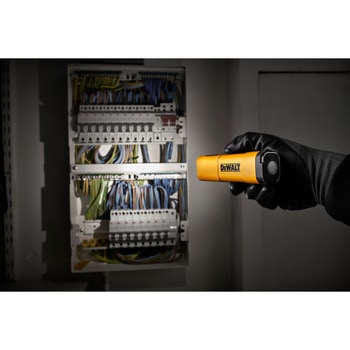 注文コード:02967698 LEDライト USB-C LEDフラッシュライト - DEWALT