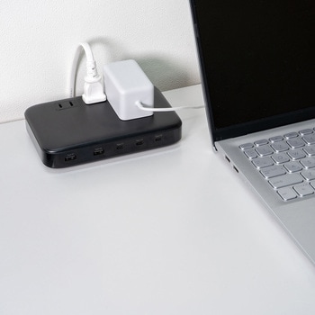 注文コード:03376796 平形USBタップPD65W 黒 - ELPA