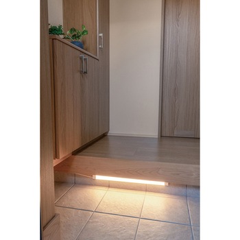 注文コード:05023492 LED多目的灯 明暗人感60cm 電球色 - ELPA
