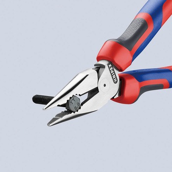 注文コード:06861561 ニードルノーズペンチ - KNIPEX(クニペックス)