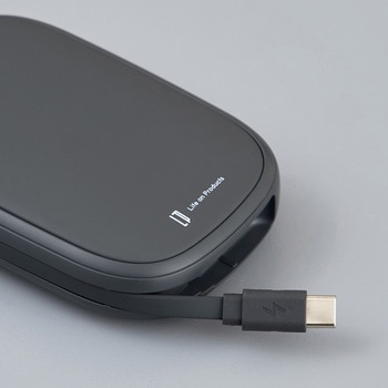 注文コード:06879097 ストラップにもなるUSBコード一体型使い捨てないカイロ チャコール - ライフオンプロダクツ