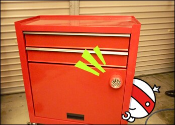 強力マグネットでしっかり貼れる