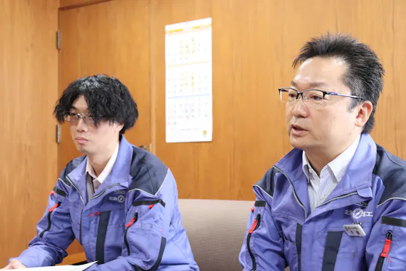 株式会社北海電工 情報通信部 統括グループ チームリーダー 兼 次長 斉藤雅樹様 (右) 情報通信部 移動体工事グループ 主任 木村祥様(左)
