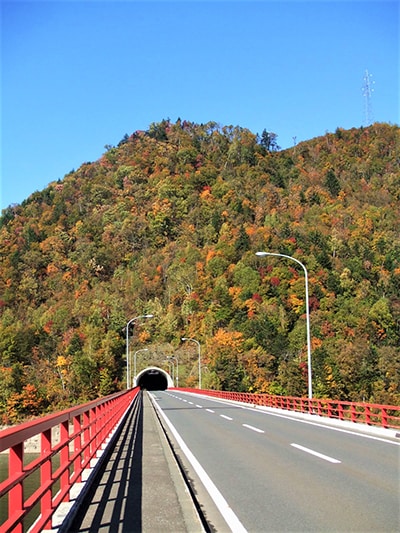 写真1 日中のトンネル入り口