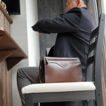 国産牛革三角セカンドポーチ 平野鞄