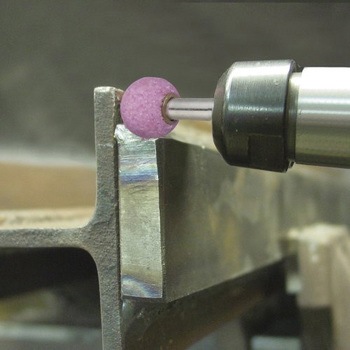 EKR N V4 軸付砥石 LUKAS