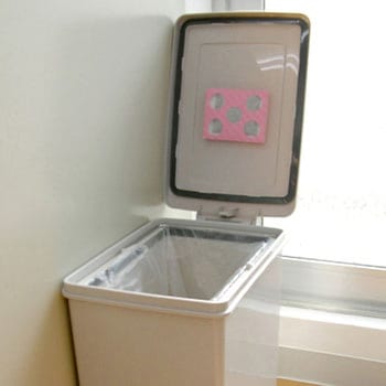 eco炭検隊 紙おむつ用消臭剤 台紙付 - 東和産業
