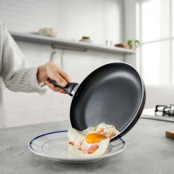 軽量フライパンガス火対応20cm - アイリスオーヤマ