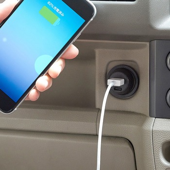 シガーソケット用スマホ充電アダプタ アイメディア