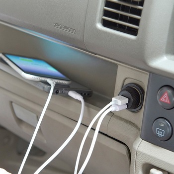 シガーソケット用スマホ充電アダプタ アイメディア