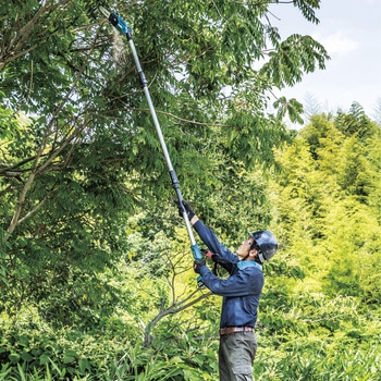 18V 200ミリ充電式高枝チェンソー マキタ