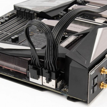 SilverStone PSU用のEPS 8ピン～EPS 8ピン+ (4+4)ピンスプリッタ SST-PP13 SILVER STONE(シルバーストーン)