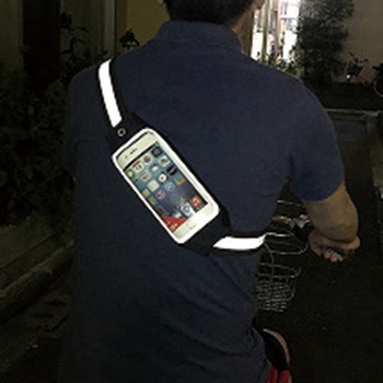 緑十字 反射材付きスマホポーチ(スマポチ) 日本緑十字社