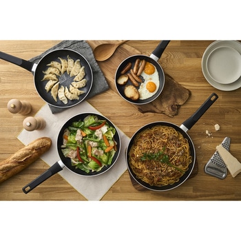 ダイヤモンドコートフライパン IH・ガス火両用26cm アイリスオーヤマ