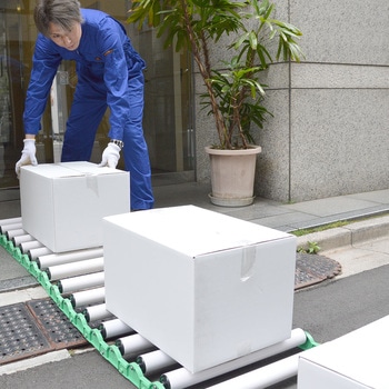 カーブも段差も使える連結式ローラーコンベア サンコー(電子機器)