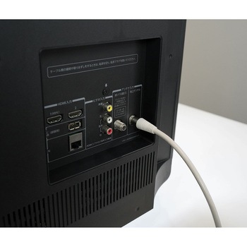 TV接続ケーブル 4K8K放送対応 2m  片側ストレートプラグ 片側L形プラグ ホワイト色 廉価ケーブル 多能工業者様向け サン電子