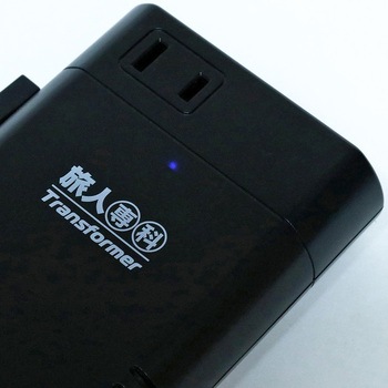 薄型変圧器 USB2.4A 黒 MCO