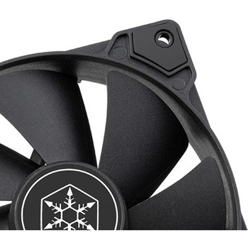 SilverStone 水冷クーラー NovaPeak 240 高品質のオールインワン液冷ソリューション SST-NP240B SILVER STONE(シルバーストーン)