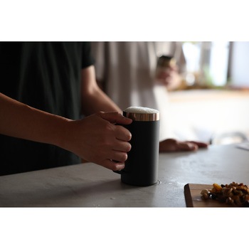 喉越しを楽しむジョッキ シービージャパン