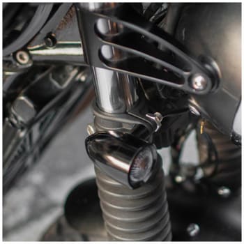 フロントウインカーステー CLAMPITS Φ41フォーククランプ M8/M10用 MMU587 モートーン