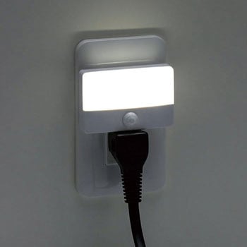 人感明暗センサー LEDスリムナイトライト ヤザワコーポレーション