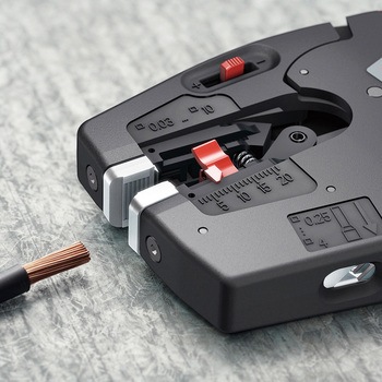 電工用マルチツール ネクストリップ KNIPEX(クニペックス)