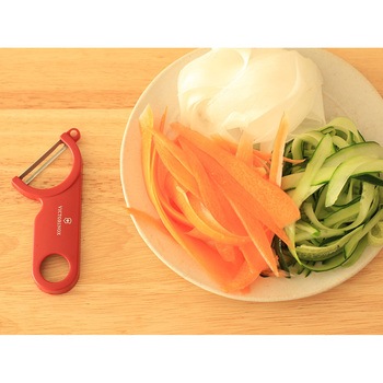 VICTORINOX スイスピーラー(ブラック) cotta