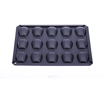 TC Black マドレーヌシェル型 15P cotta
