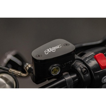 マスターシリンダーキャップ Motoneロゴ アルミビレット SNG224 モートーン