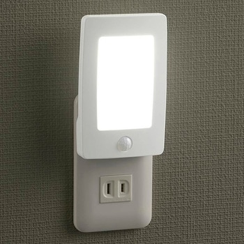 LEDナイトライト 明暗・人感センサー オーム電機