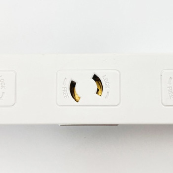 住電商事 8口OAタップ 住電商事
