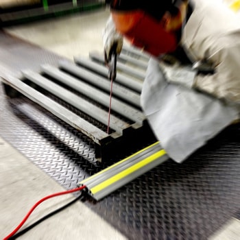 ケーブルプロテクター 大研化成工業
