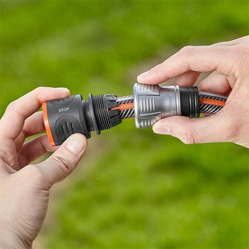 止水用コネクター 13mm(1/2)～15mm(5/8) プレミアム 18253-20 GARDENA(ガルデナ)