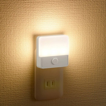 薄型LEDナイトライト スイッチ式 電球色 オーム電機