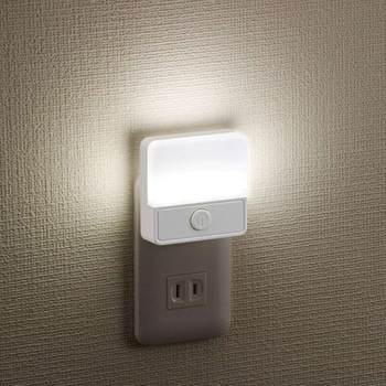 LEDスイッチ式ナイトライト オーム電機