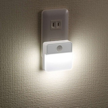 LED明暗センサー式ナイトライト オーム電機