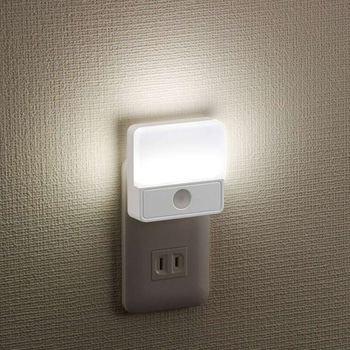 LED明暗センサー式ナイトライト オーム電機