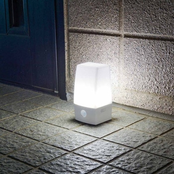 LEDセンサーライト 人感明暗センサー 乾電池式 オーム電機