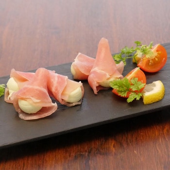 [冷蔵]わさび風味のクリームチーズ生ハム包み 伍魚福