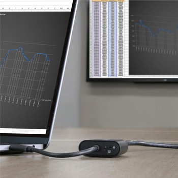 USB-C - VGA変換アダプタ プレゼンテーション・モード切替スイッチ 2048x1280対応 StarTech.com