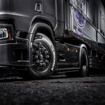 トラック・バス用 デザインカスタム鍛造ホイール ブラック&マシニング Black Wolf(ブラックウルフ)