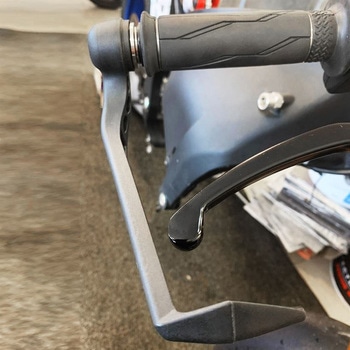 Universal ブレーキレバー Guard with 14mm insert GBRacing (ジービーレーシング)