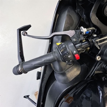 Universal Clutch Lever Guard， 16mm Assembly GBRacing (ジービーレーシング)