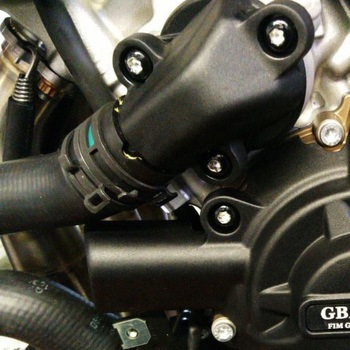 S1000XR セカンダリーエンジンカバーセット 2020-2024 GBRacing (ジービーレーシング)