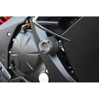 クラッシュパッドセット マウンティングプレート ブラックアノダイズド Kawasaki ER 6 f (2012 -) GSG Mototechnik (GSGモトテクニック)
