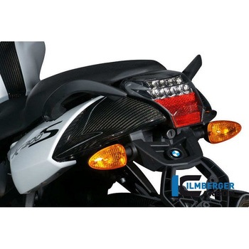 カーボンパーツ リアライト・カバー (グリップ用穴あり) K1200S / K1300S ILMBERGER (イルムバーガーカーボンパーツ)