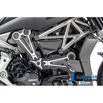 カーボンパーツ カムベルトカバー マット + クロームデカール付 Ducati XDiavel 16- ILMBERGER (イルムバーガーカーボンパーツ)