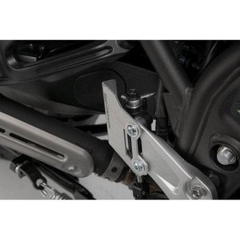 ブレーキシリンダーガード シルバー Yamaha テネレ 700 (19-). SW-MOTECH (エスダブリューモテック)