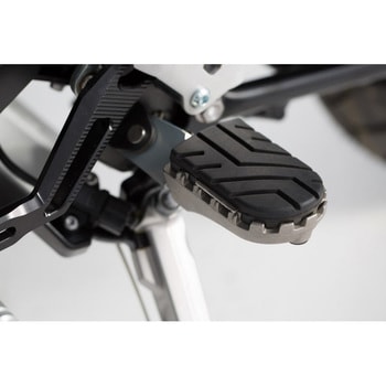 ION フットレストキット Triumph Tiger 800 (10-) / 1200 (11-15). - SW-MOTECH (エスダブリューモテック)