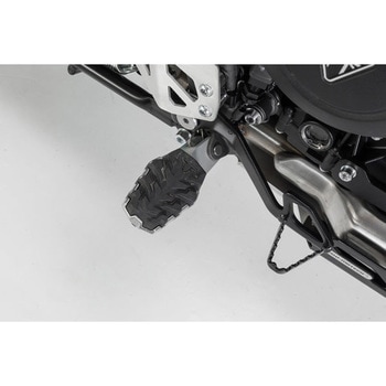 EVO フットレストキット Triumph Tiger 800 (10-) / 1200 (11-15). - SW-MOTECH (エスダブリューモテック)